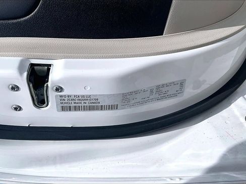 Used 2024 Chrysler Pacifica Touring-L FWD image 25