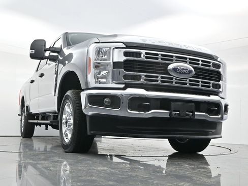 Used 2025 Ford F250 XLT AWD/4WD image 45