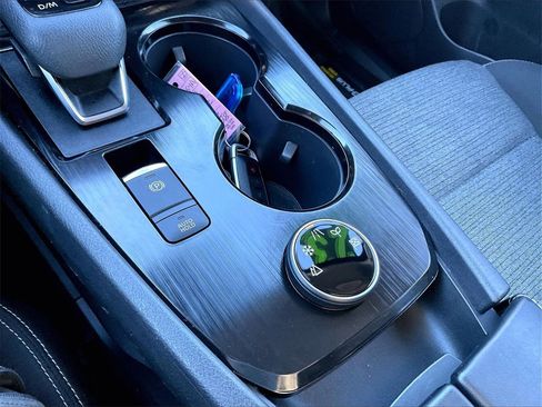 Used 2023 Nissan Rogue SV image 33