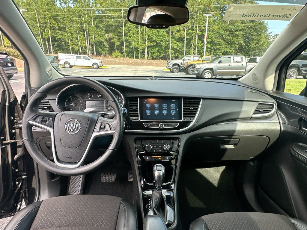 Used 2021 Buick Encore Preferred FWD image 3