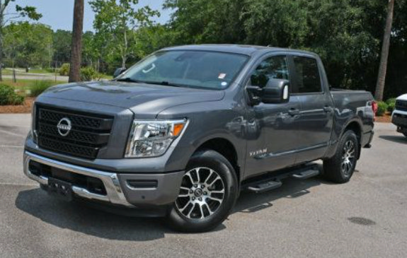 Used 2023 Nissan Titan SV w/ SV Convenience Package RWD image 1