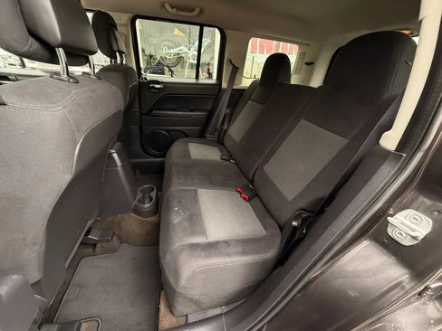 Used 2014 Jeep Patriot Latitude AWD/4WD image 10