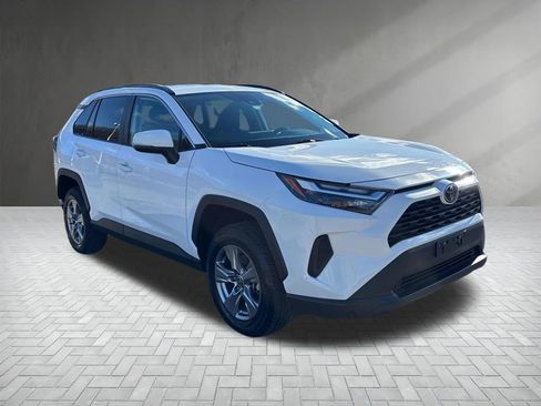 Used 2025 Toyota RAV4 XLE image 7