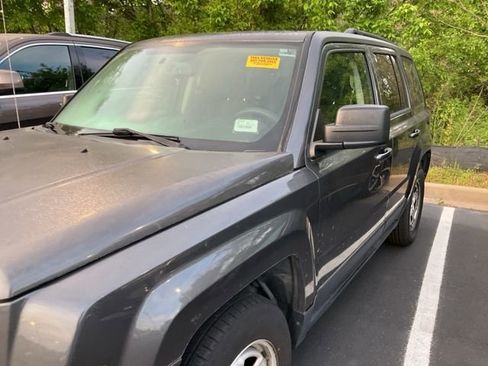 Used 2016 Jeep Patriot Sport w/ Power Value Group image 9