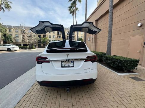 Used 2020 Tesla Model X Long Range AWD/4WD image 6