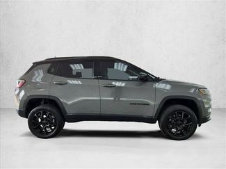 Used 2023 Jeep Compass Latitude AWD/4WD video 4