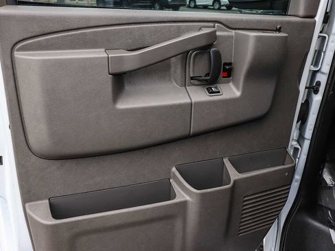 Used 2023 GMC Savana 2500 w/ Driver Convenience Package image 16