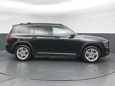 Used 2021 Mercedes-Benz GLB 250 4MATIC image 8