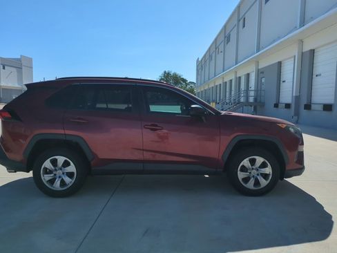 Certified 2021 Toyota RAV4 LE image 4