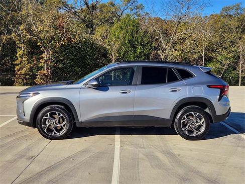 Certified 2024 Chevrolet Trax LT w/ Sunroof Package image 5