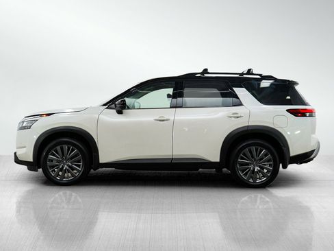 Used 2024 Nissan Pathfinder SL w/ SL Premium Package AWD/4WD image 2