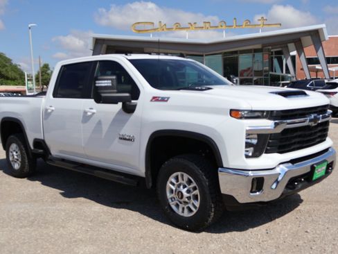 Used 2024 Chevrolet Silverado 2500 LT w/ Texas Edition AWD/4WD image 7