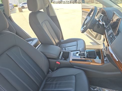 Used 2022 Audi Q5 2.0T Premium Plus w/ Premium Plus Package AWD/4WD image 10