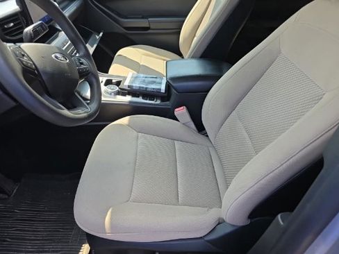 Used 2020 Ford Explorer 2WD image 2