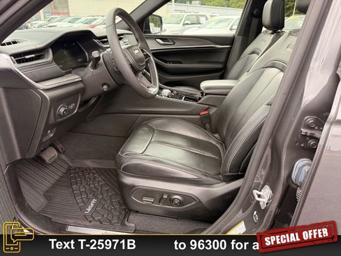 Used 2023 Jeep Grand Cherokee Overland image 14