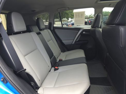 Used 2016 Toyota RAV4 Limited FWD image 16