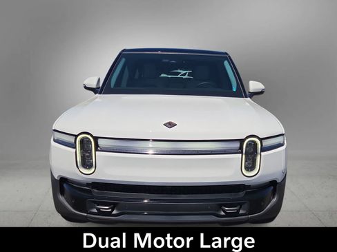 Used 2025 Rivian R1S Adventure Dual AWD/4WD image 3