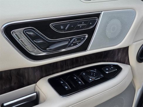 Used 2021 Lincoln Navigator Reserve w/ Luxury Package image 44