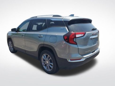 Used 2024 GMC Terrain SLT FWD image 3