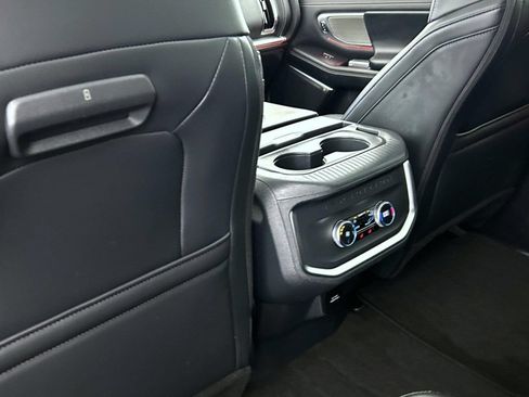 Used 2025 Ford Expedition Max Platinum AWD/4WD image 23