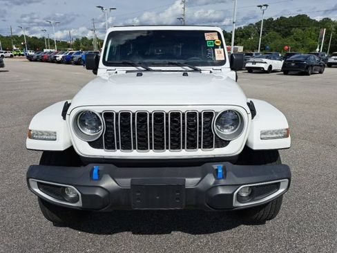 Used 2024 Jeep Wrangler Unlimited Sahara w/ Safety Group AWD/4WD image 3