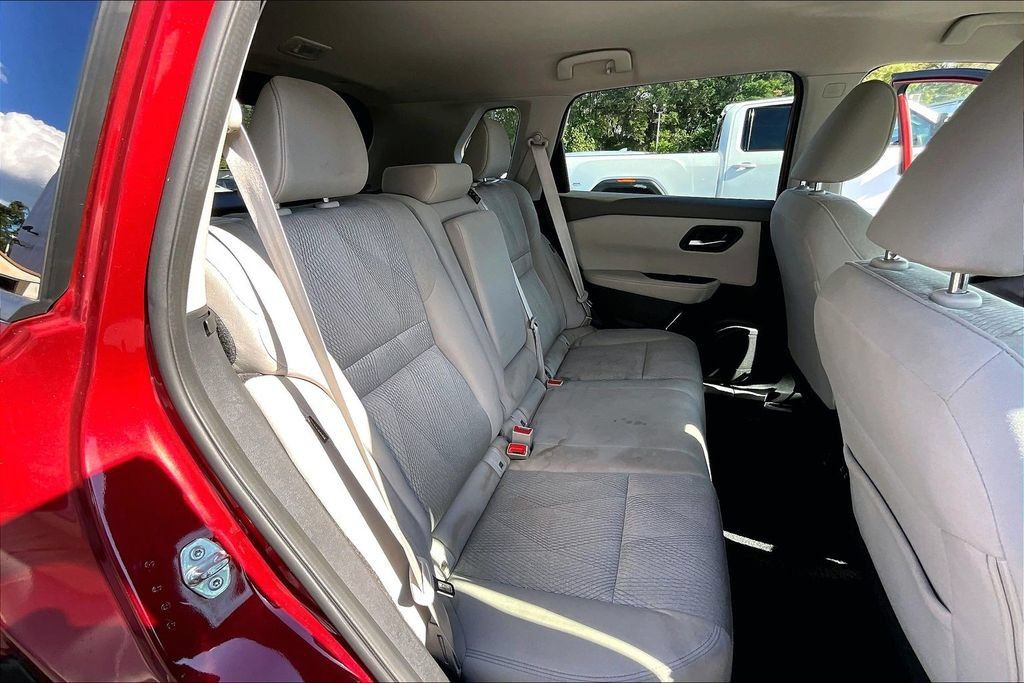Used 2025 Nissan Rogue SV FWD image 24