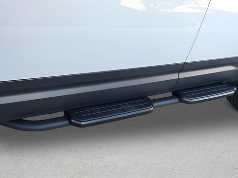 New 2026 Land Rover Defender 110 S image 9