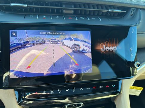 New 2026 Jeep Grand Cherokee Limited w/ Limited Altitude Package image 17