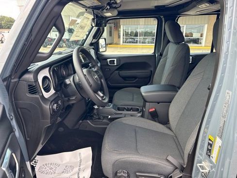 New 2026 Jeep Gladiator Sport AWD/4WD image 13