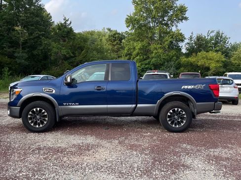 Used 2017 Nissan Titan PRO-4X w/ Pro-4x Convenience Package image 4