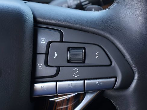 Used 2023 Cadillac Escalade Premium Luxury RWD image 23