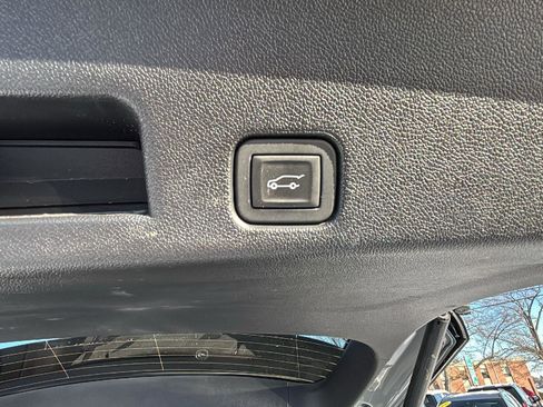 Used 2025 Buick Enclave Preferred image 35