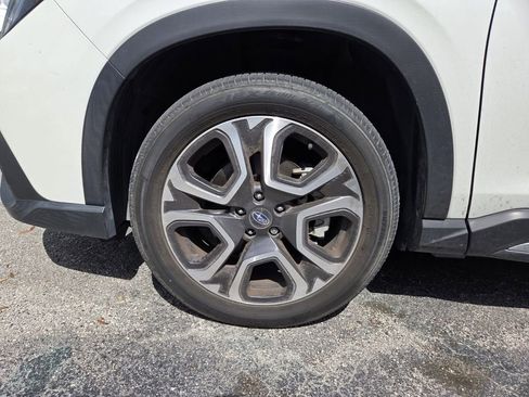 Used 2024 Subaru Ascent Touring image 4