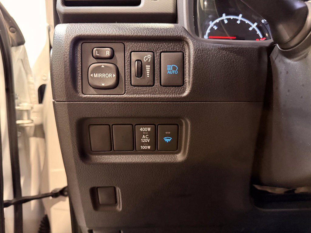 Used 2024 Toyota 4Runner SR5 Premium w/ Moonroof Package AWD/4WD image 17