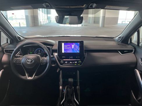 Used 2025 Toyota Corolla Cross AWD Hybrid w/ Convenience Package image 39