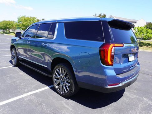 Used 2026 GMC Yukon XL Elevation w/ Elevation Premium Package AWD/4WD image 9