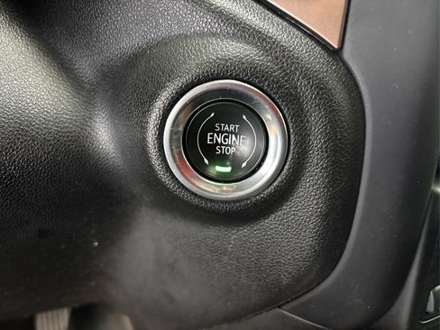 Used 2021 Chevrolet Silverado 1500 High Country image 36