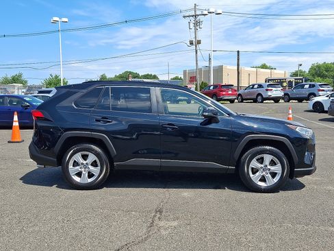 Used 2019 Toyota RAV4 XLE AWD/4WD image 8