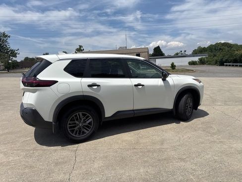 Used 2021 Nissan Rogue S FWD image 12