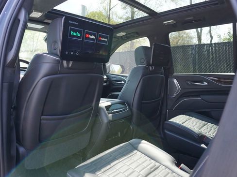 Used 2022 Cadillac Escalade Sport Platinum w/ LPO, ONYX Package image 31