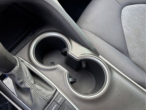 Used 2022 Toyota Camry LE image 26