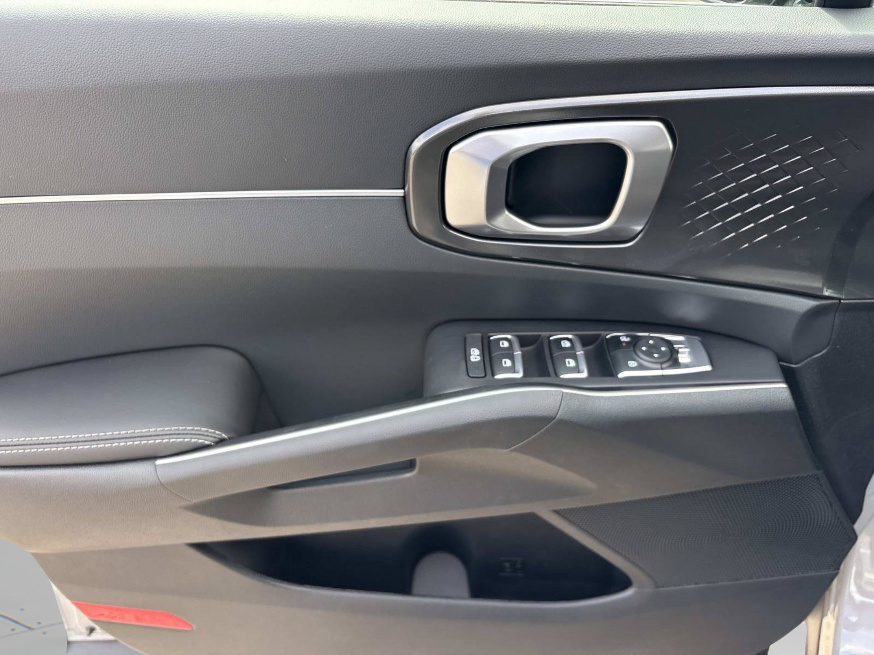 New 2026 Kia Sorento S FWD image 16