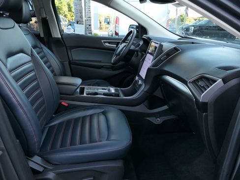 Used 2024 Ford Edge SEL w/ Sport Appearance Package image 29