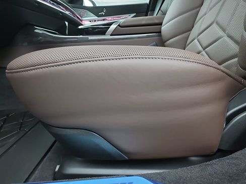 New 2026 BMW i7 xDrive60 w/ Executive Package AWD/4WD image 28