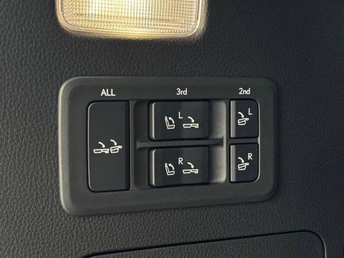 Used 2022 Lexus LX 600 4WD w/ Accessory Package (Z1) image 28