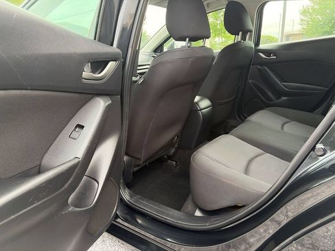Used 2014 MAZDA MAZDA3 i Touring w/ Technology Package FWD image 11