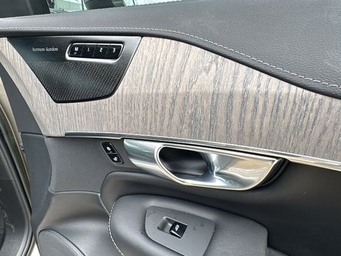 Used 2022 Volvo XC90 T8 Inscription image 29