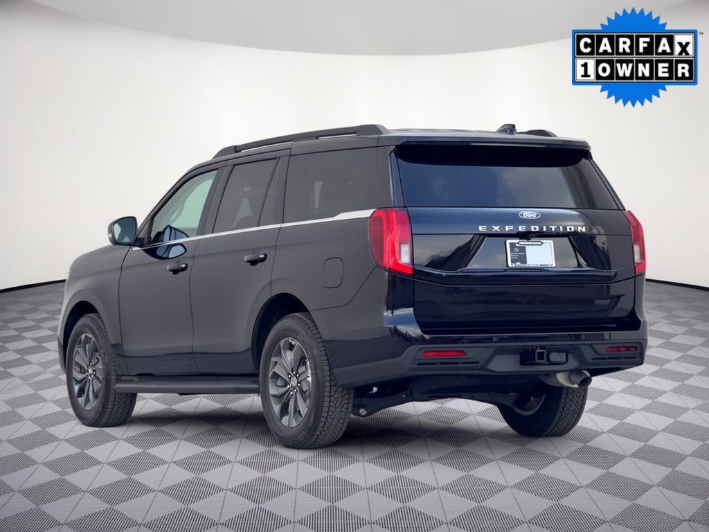 Used 2027 Ford Expedition Active AWD/4WD image 3