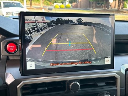 Used 2024 Toyota Tacoma TRD Sport AWD/4WD image 21