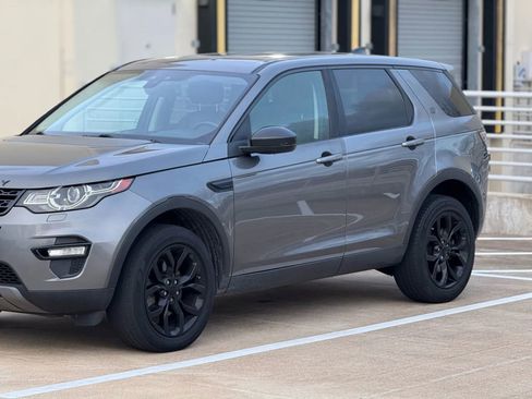Used 2019 Land Rover Discovery Sport SE AWD/4WD image 4